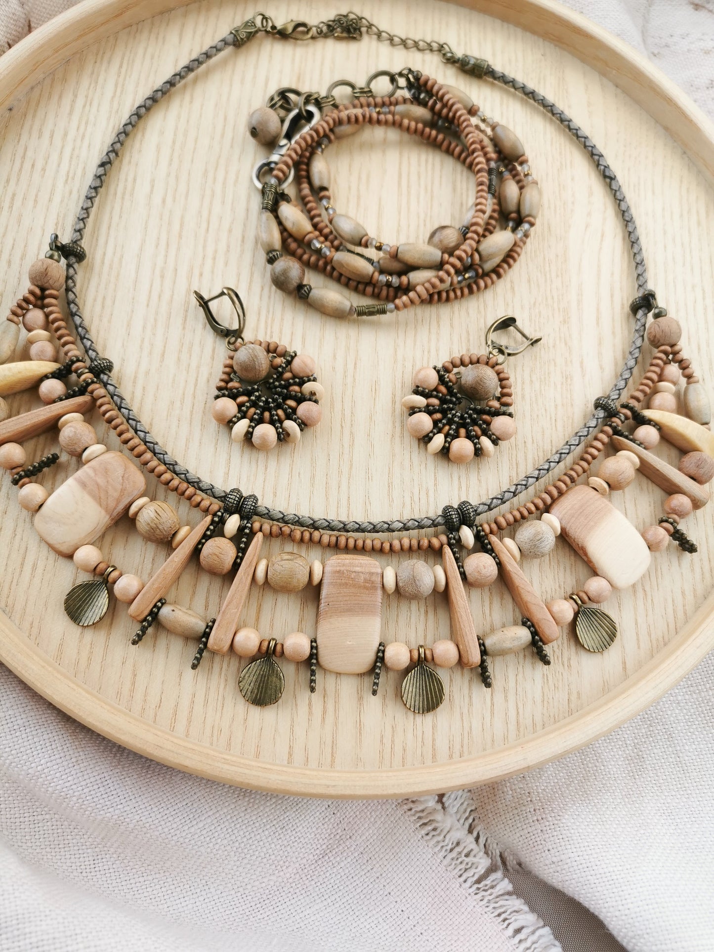 Etno wood bead jewelry set Vika Studio