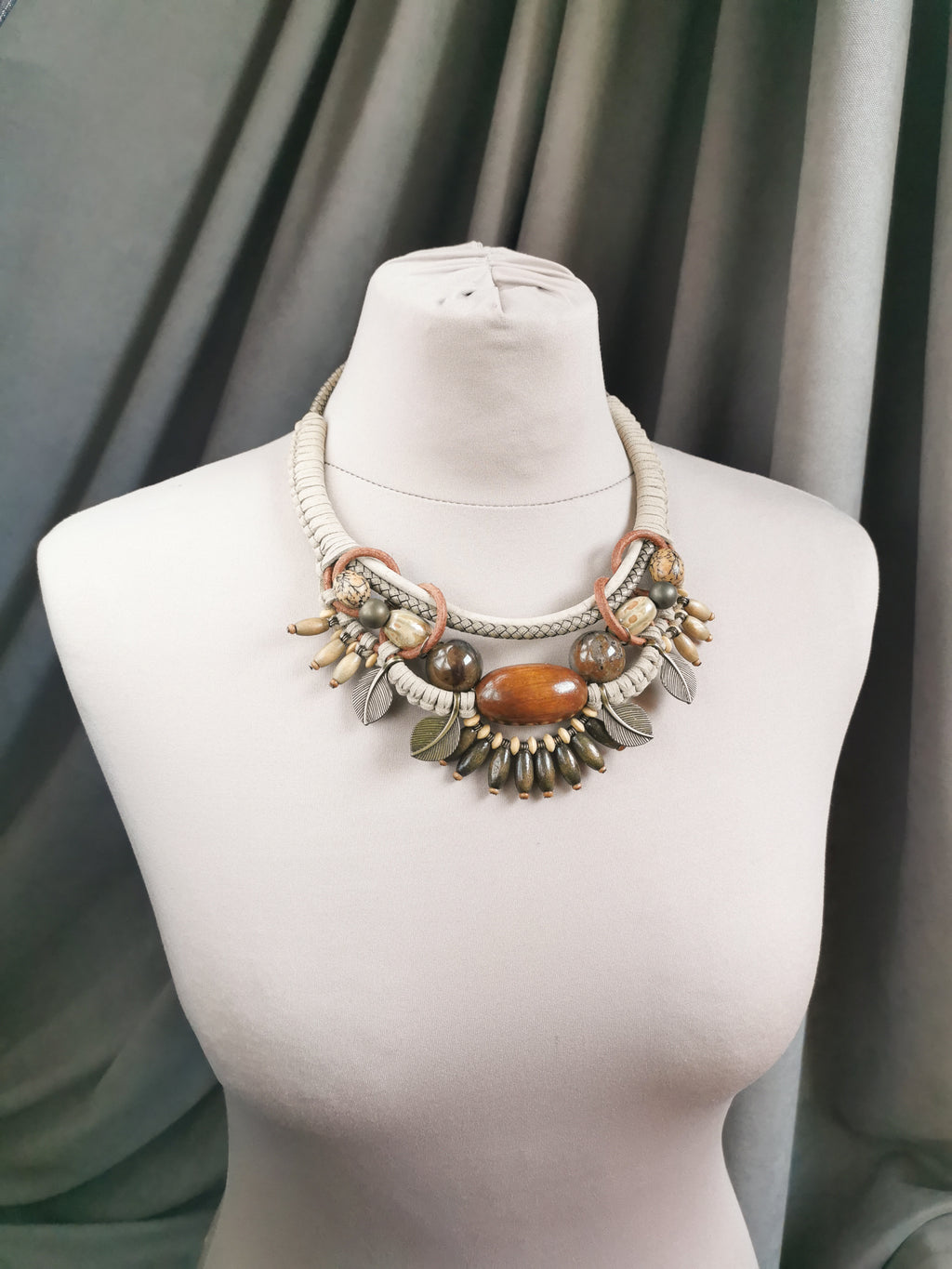 Statement large necklace