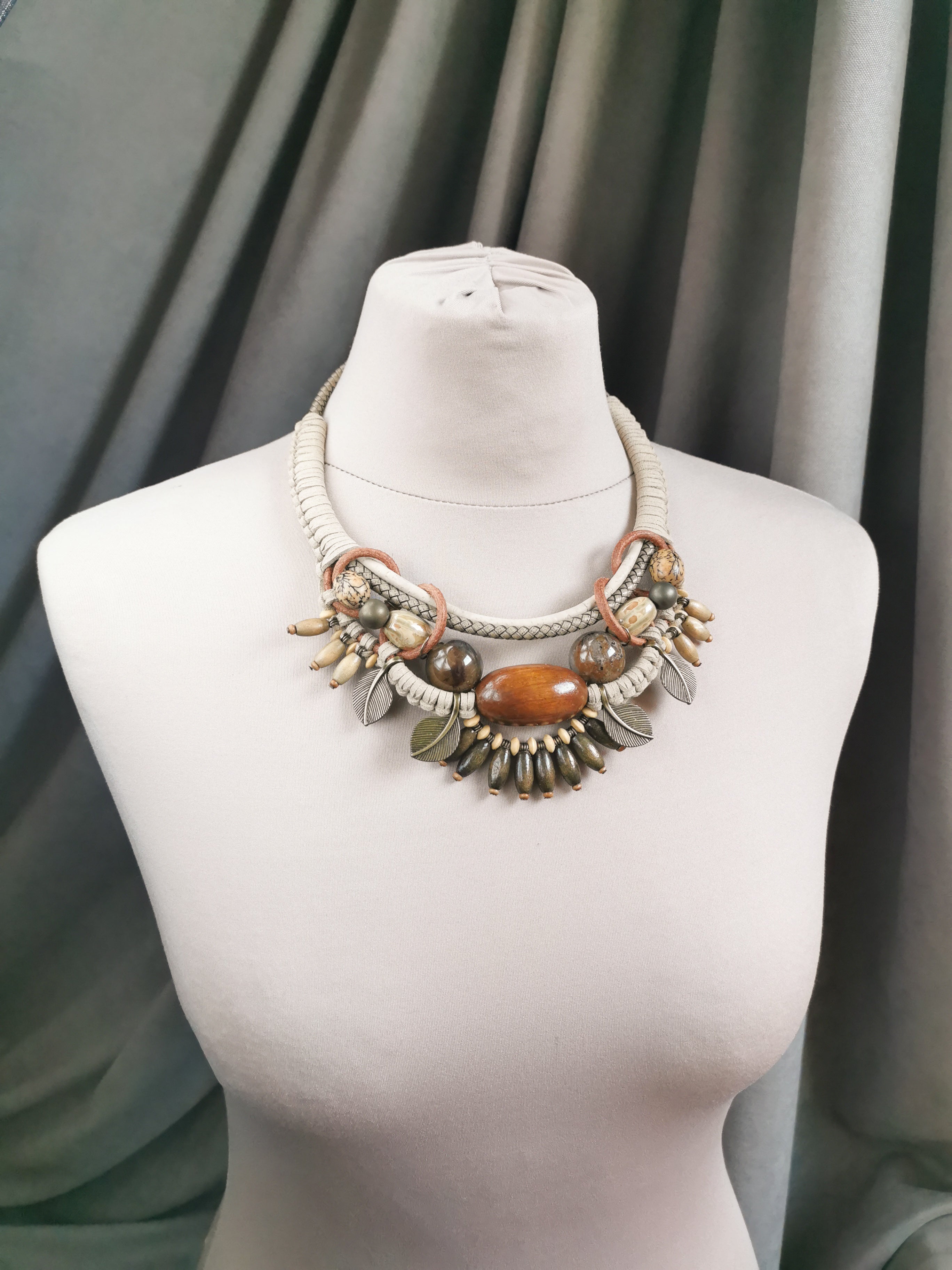 Statement large necklace