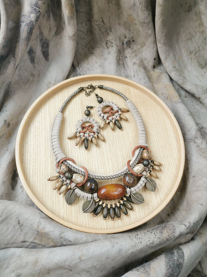 Statement large necklace