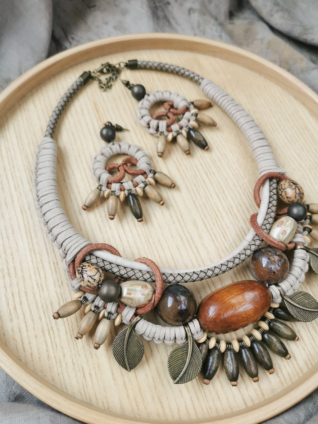 Statement large necklace