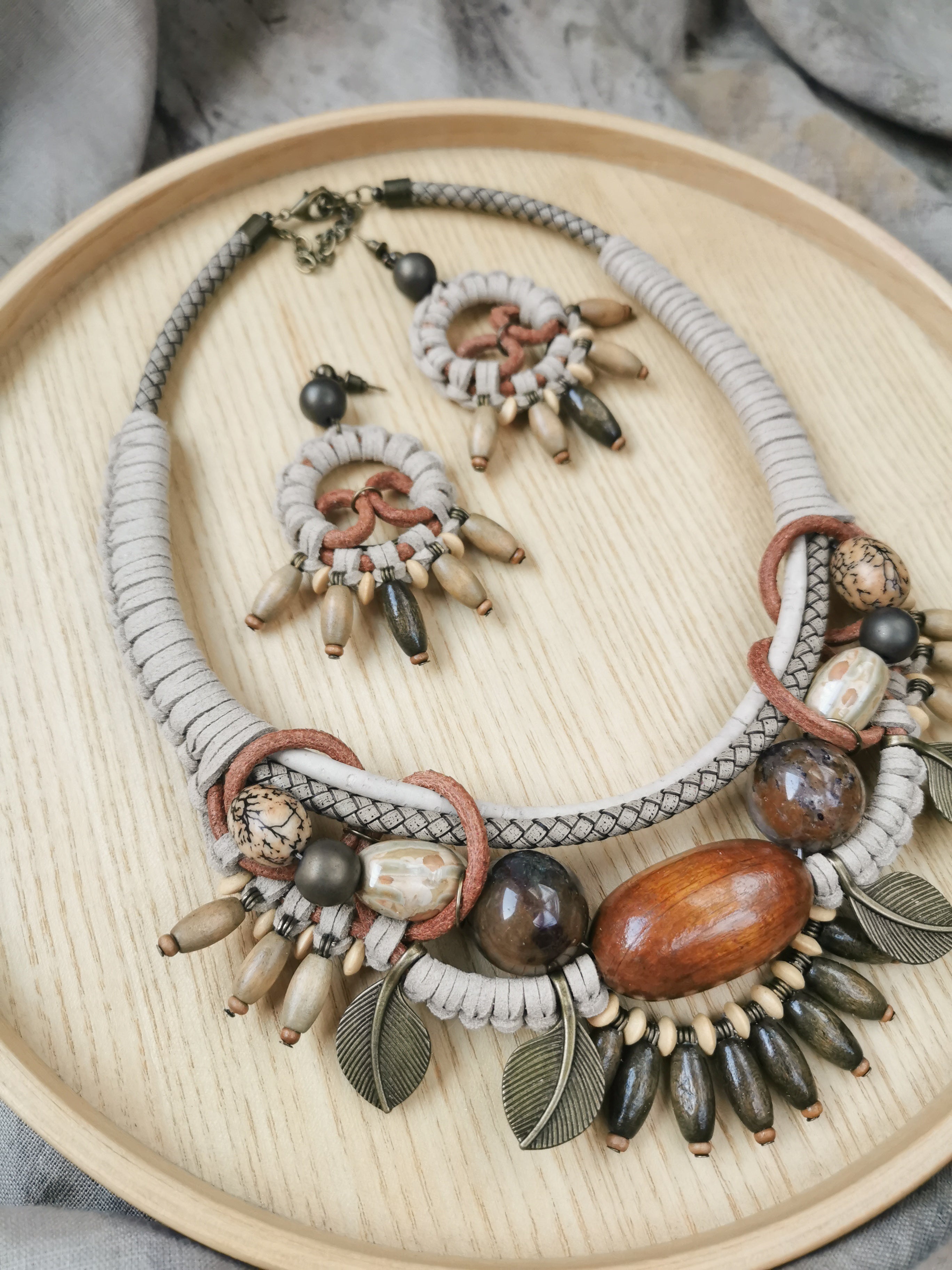 Statement large necklace