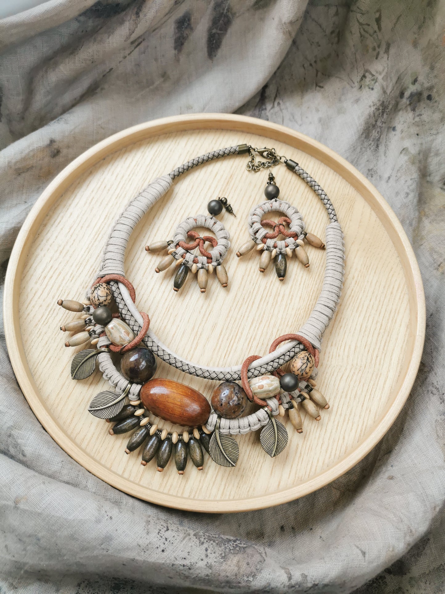 Statement large necklace