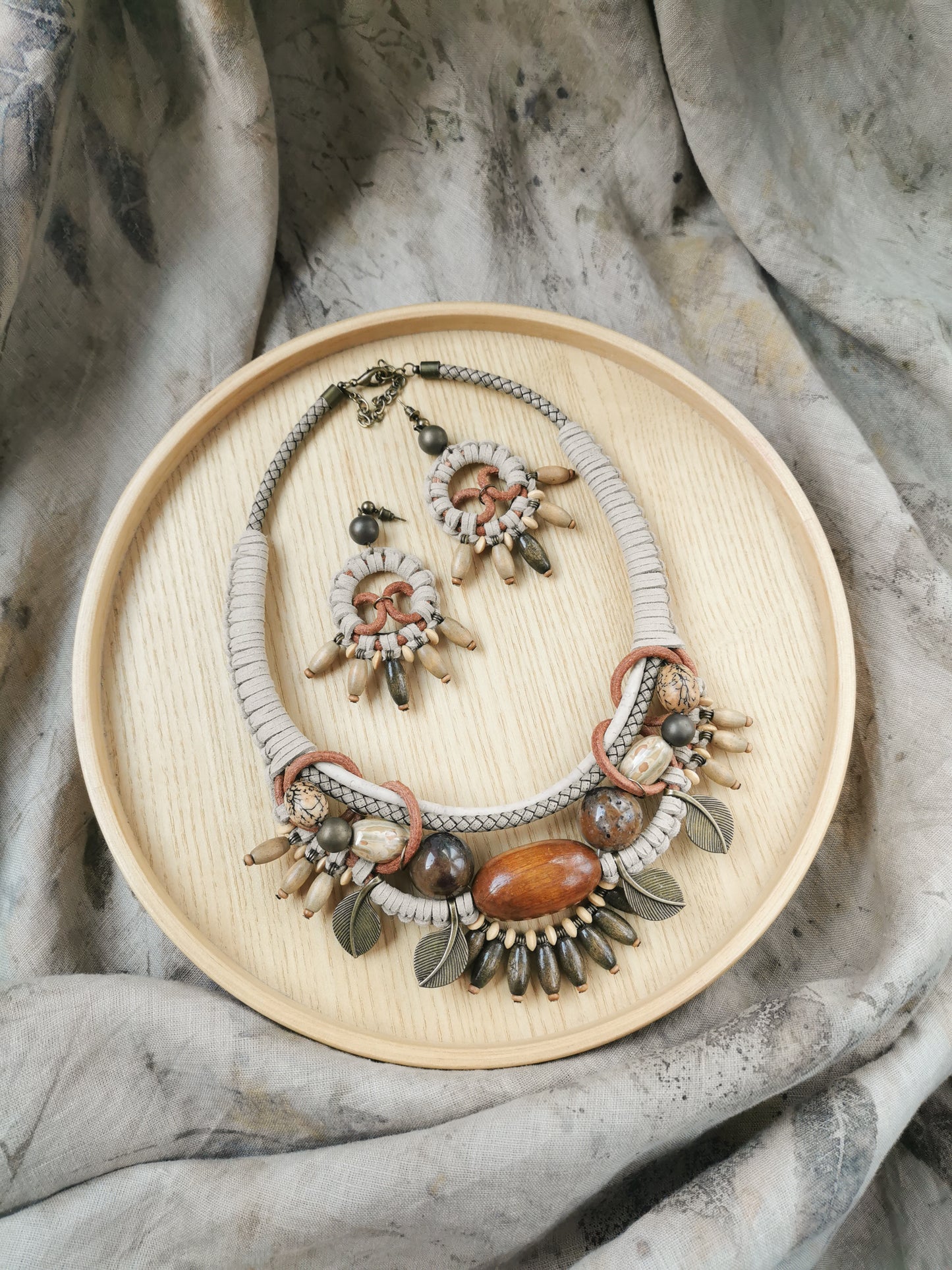 Statement large necklace