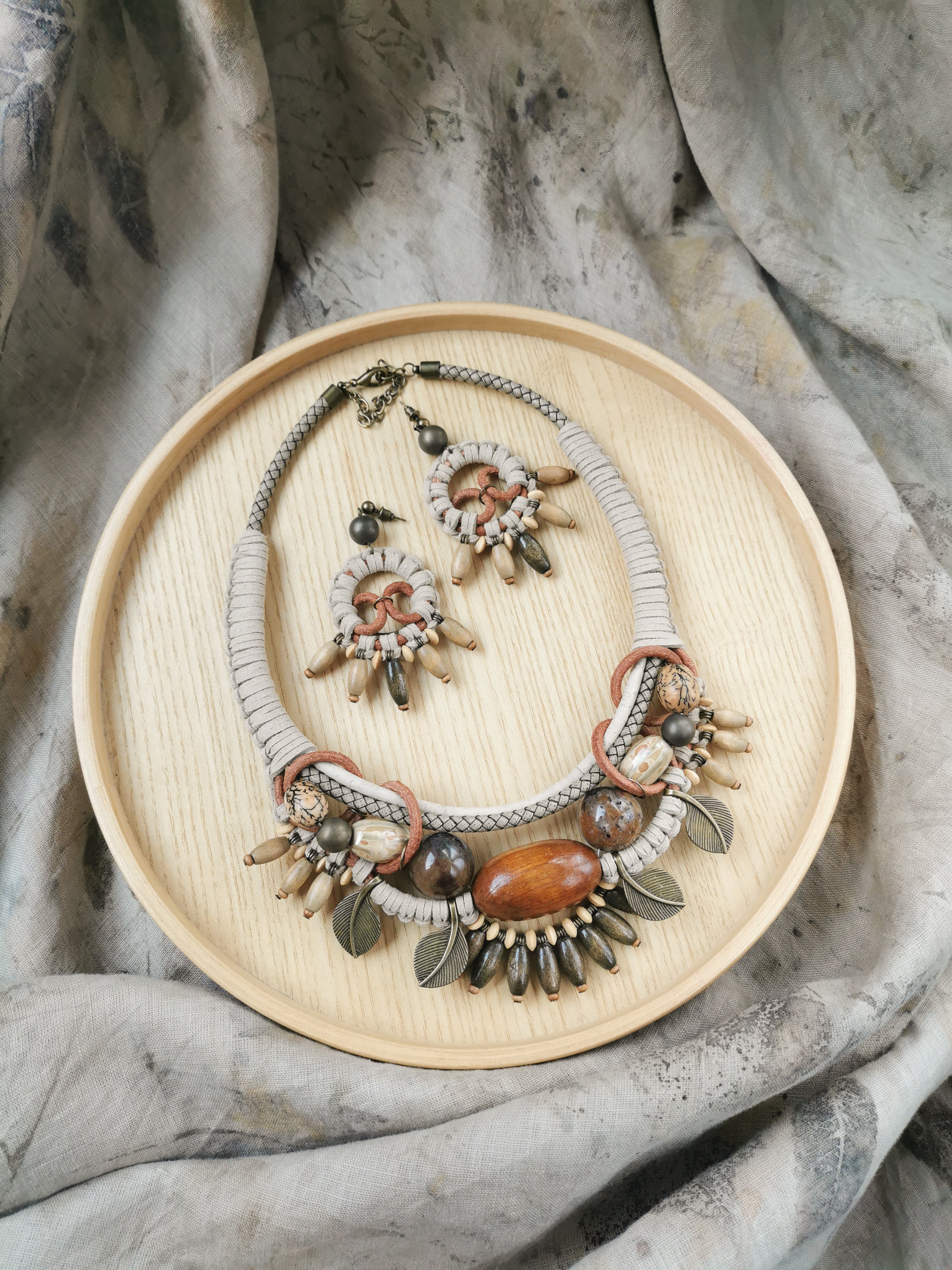 Statement large necklace