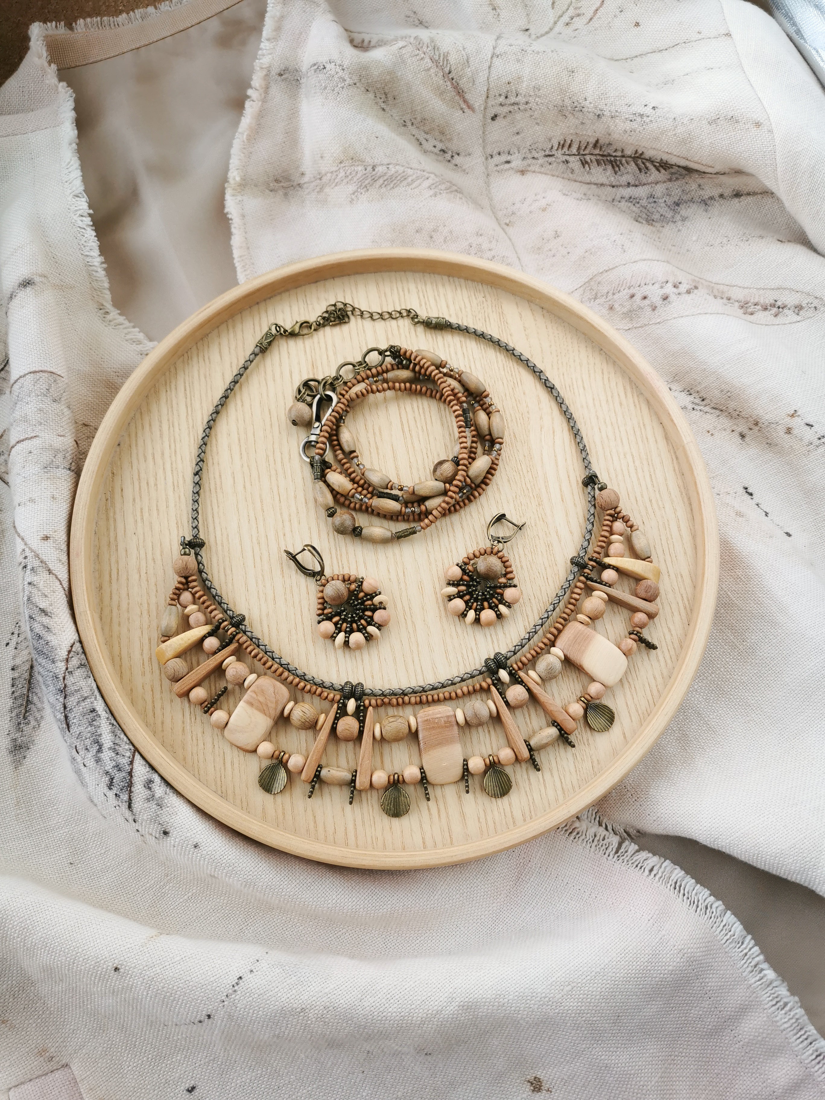 Etno wood bead jewelry set
