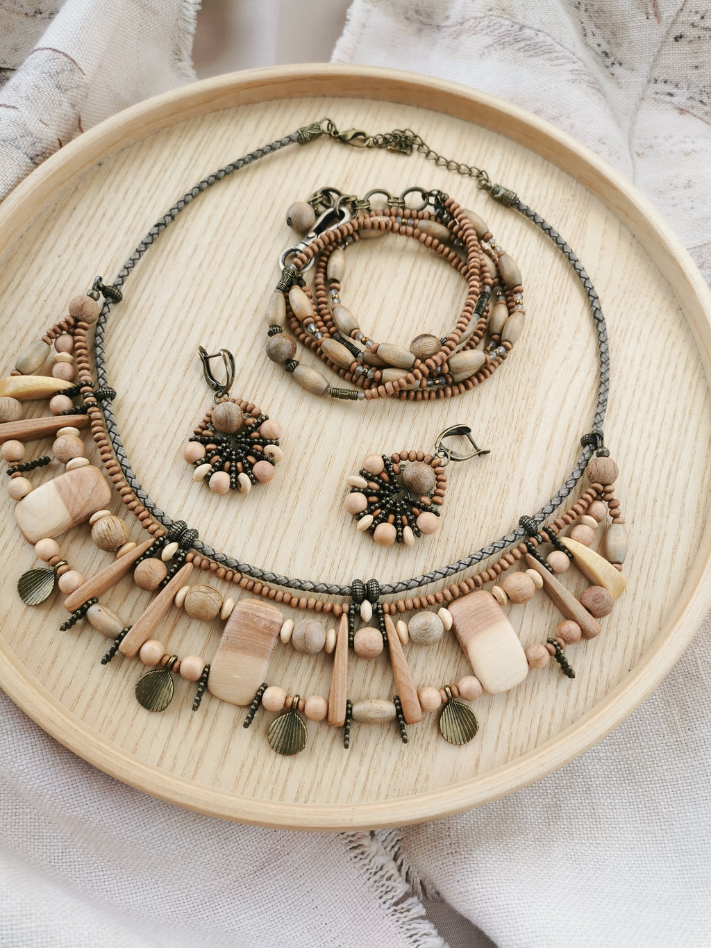 Etno wood bead jewelry set