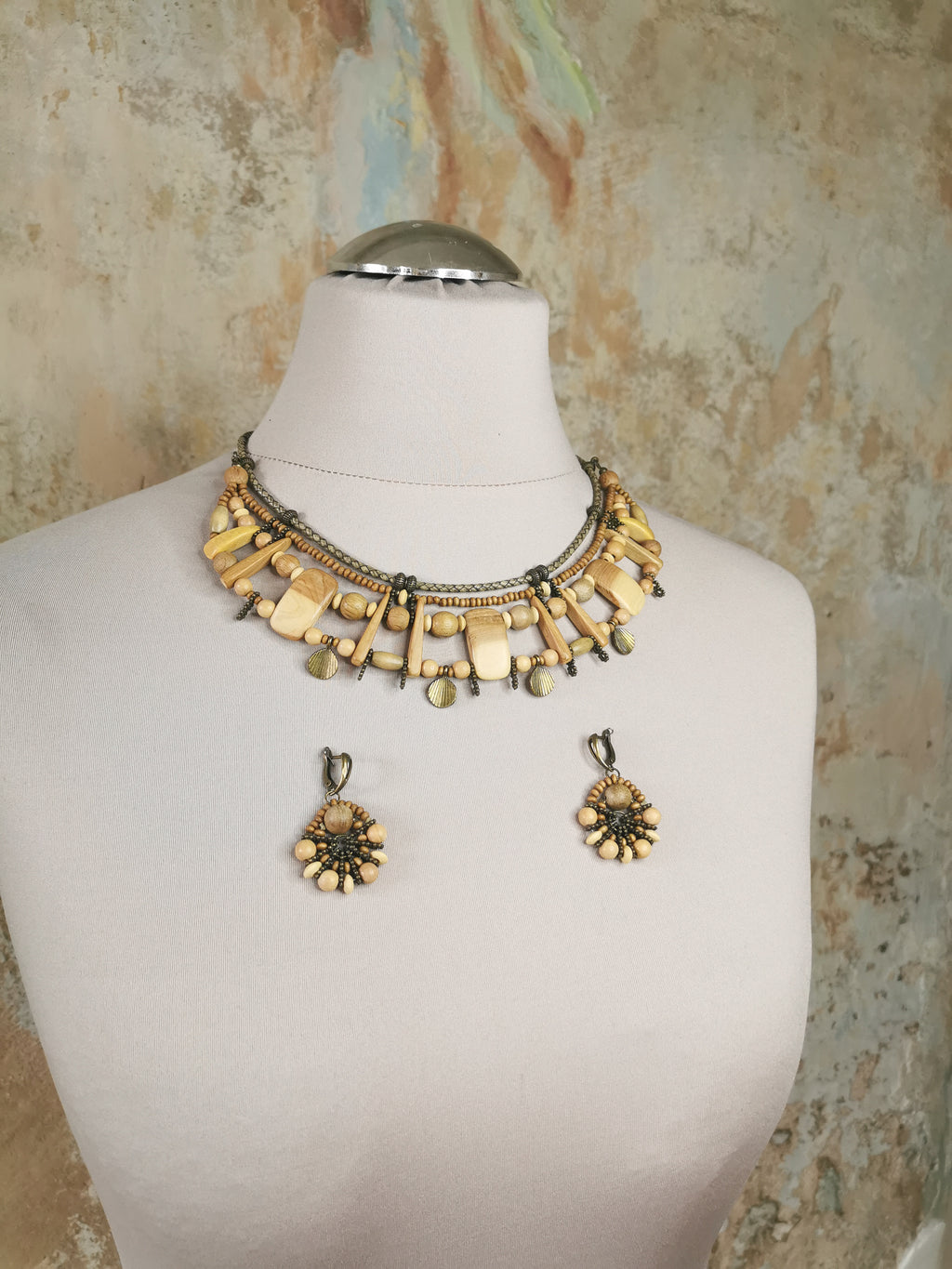 Etno wood bead jewelry set